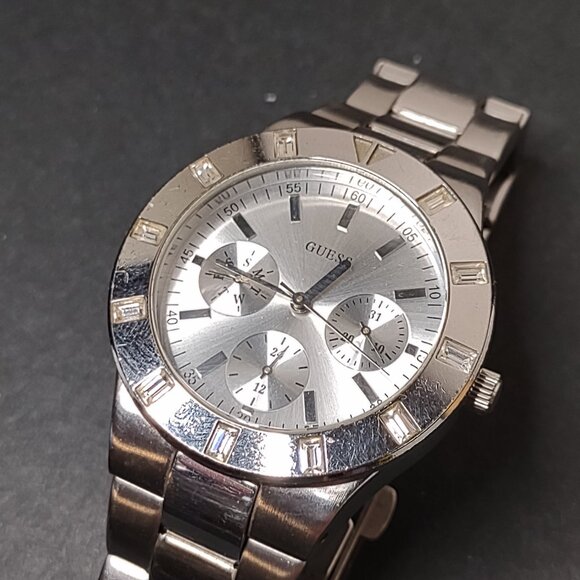 Very Nice 6 Inch Silver Tone Guess Watch - Picture 1 of 11